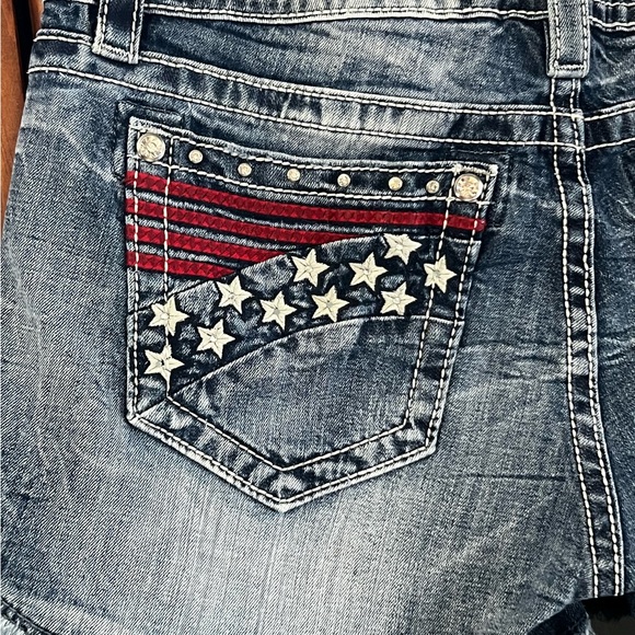 MISS ME: Distressed Stars and Stripes Signature Shorts - Picture 3 of 8
